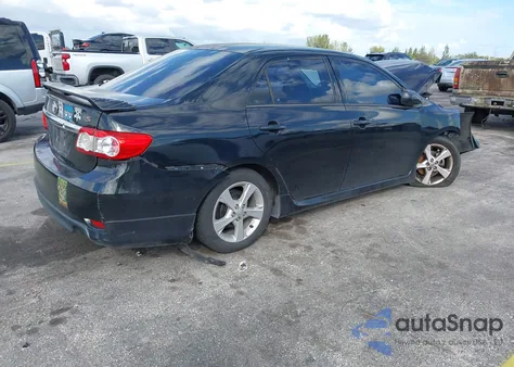 2013 Toyota Corolla S z USA, uszkodzony, nr VIN 2T1BU4EE5DC944185
